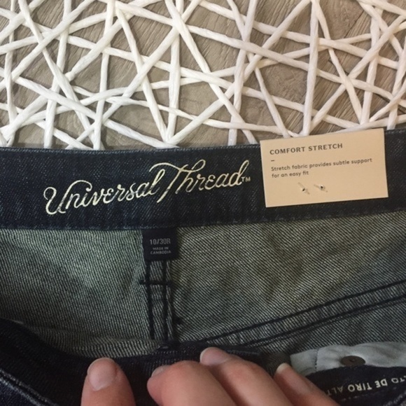 NWT Universal Thread Dark Wash Denim Shorts Cutoff - Picture 6 of 8